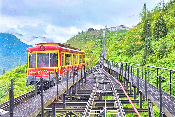 越南 | 沙壩5日 天空步道x貓貓村x虛擬世界x芒花列車x番西邦纜車